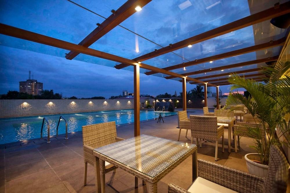 Hotel The The Grand Magrath Bangalore Esterno foto